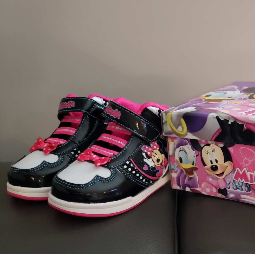 Toddler size 5w Disney sneakers